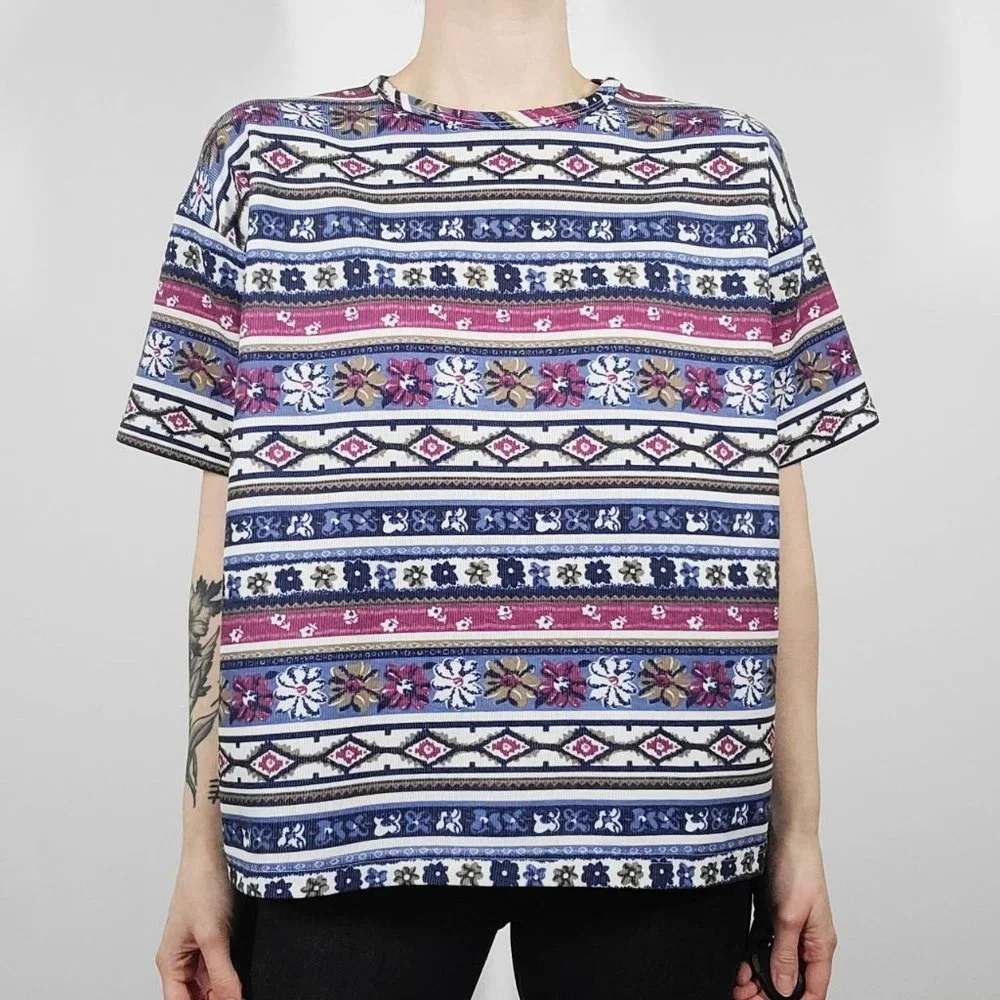 90s Ribbed Patterned Tee - Picture 7 of 7